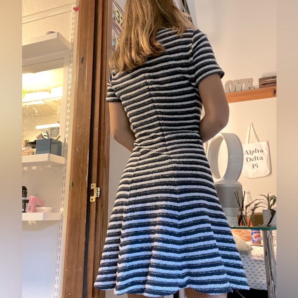 Theory dress, made for all occasions. White and navy strips!